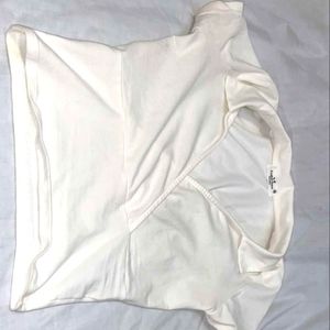 cute cropped white shirt!!!